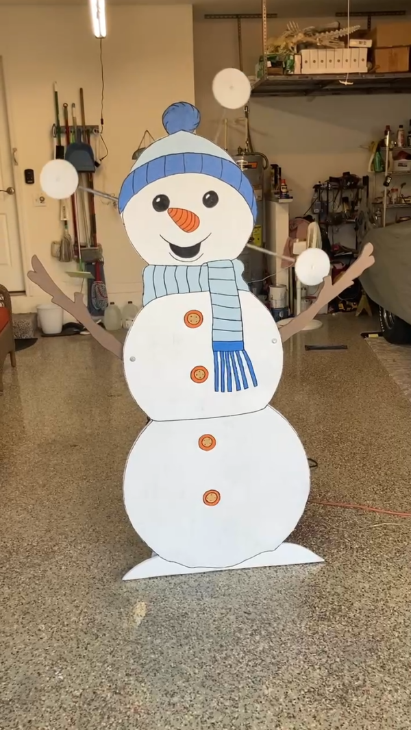 Bigda's Juggling Snowman Animatronics, Powered by Mattos Designs